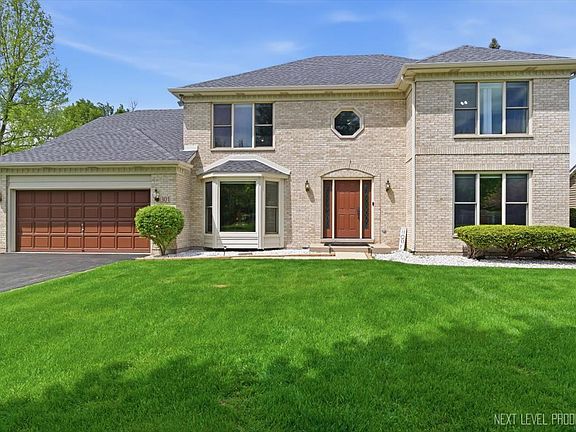 2nd image of 301 Stoneleigh Ln