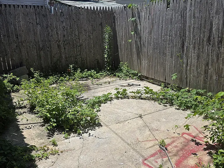 626 Eisenbrown St — Photo 8