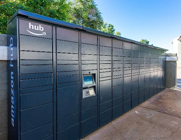 Amazon Package Lockers