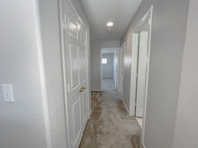 5646 Saint Elias St — Photo 48
