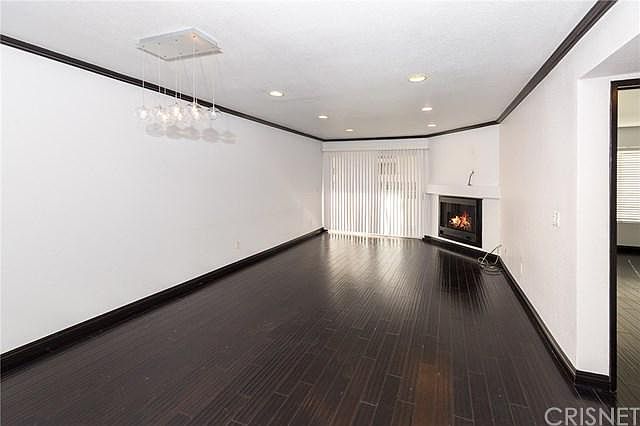 1st image of 5510 Owensmouth Ave APT 103