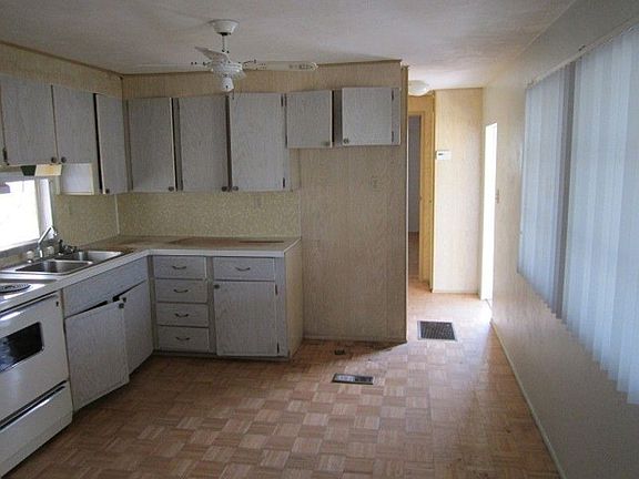 4th image of 364 Hague St