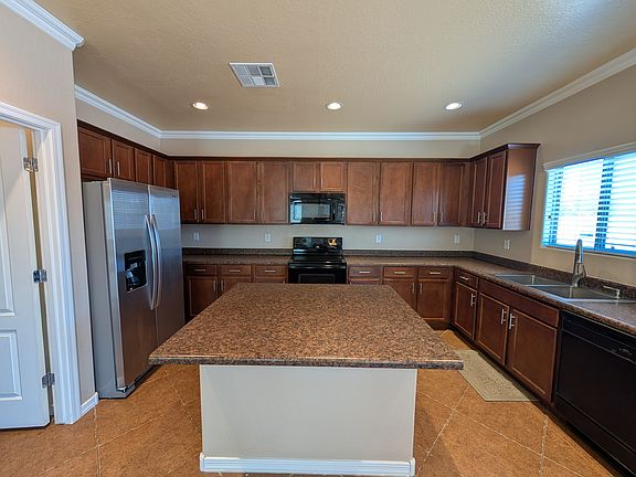 2nd image of 1094 W Jamaica Hope Way