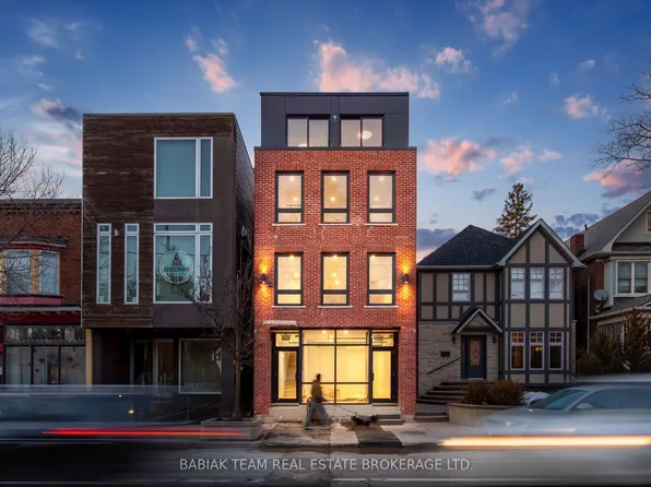 656 Annette St #201, Toronto, ON M6S 2C6