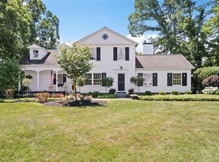 118 Kenton Rd, Chagrin Falls, OH 44022