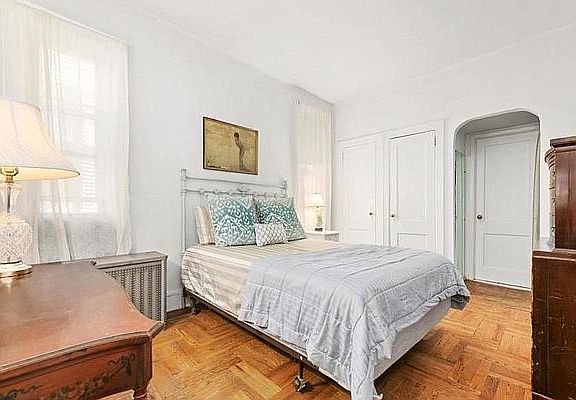 3rd image of 403 E 58th St APT 2F