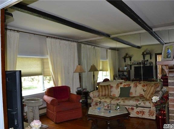 3rd image of 111 Holland Ave