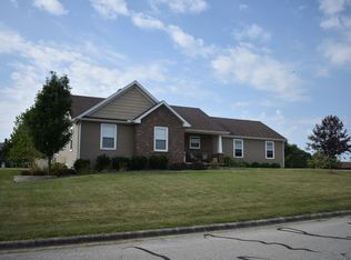 103 Hillcrest St, Gridley, IL 61744