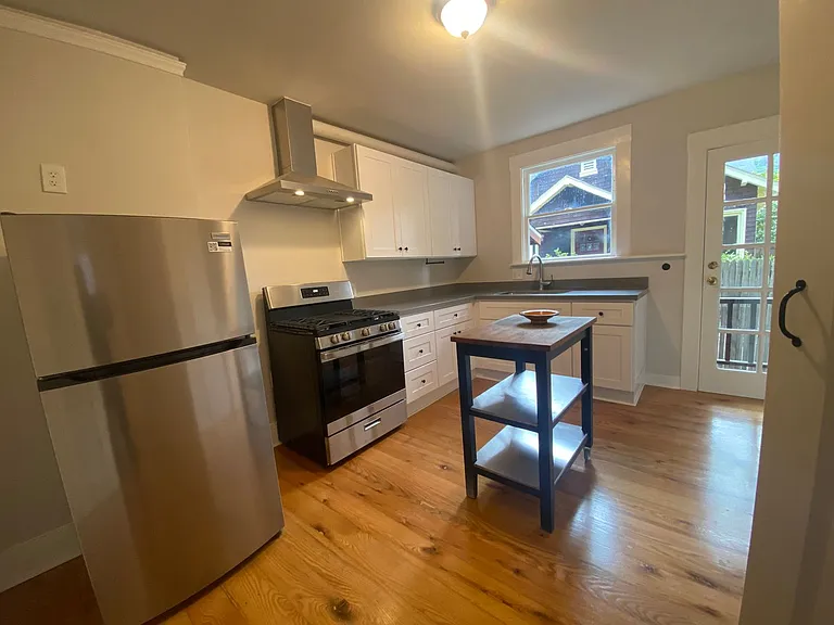 2529 Etna St — Photo 7