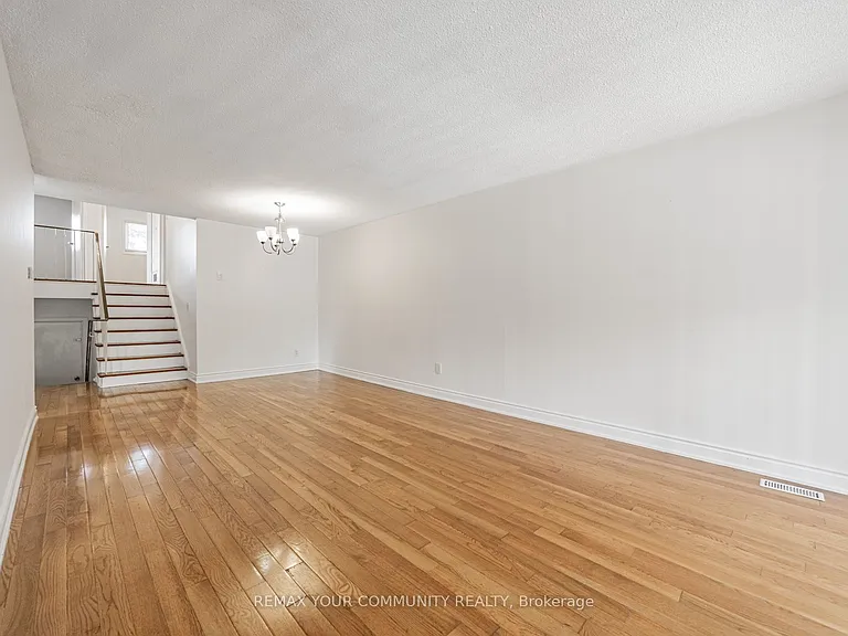 14 Roseville Dr — Photo 11
