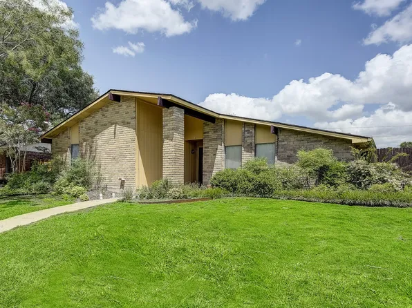 2118 Courtland Cir, Carrollton, TX 75007