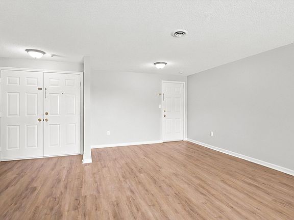 3rd image of 255 North Rd Unit 158