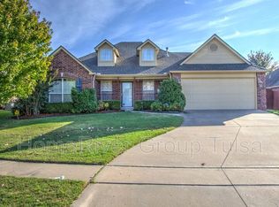 419 N Aster Ct W, Broken Arrow, OK 74012
