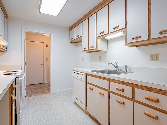 3rd image of 47 Dogwood Drive #203