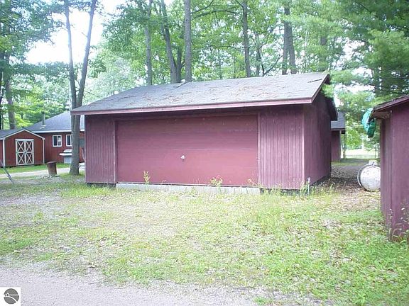 5th image of 3344 Strand Ave