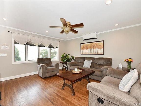 4th image of 1872 Chester Drive