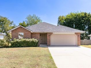 420 S Elgin Avenue, Bolivar, MO 65613
