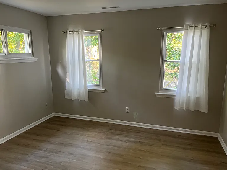 8 Cedar Ave #A — Photo 6