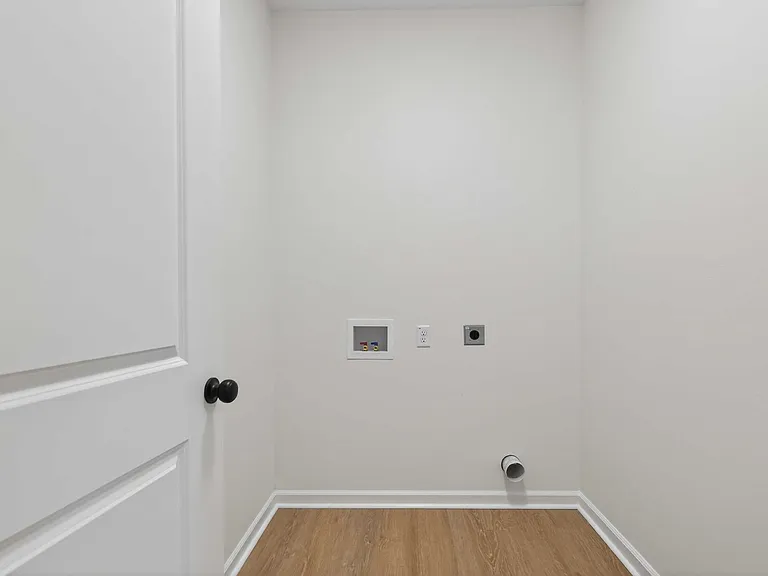 2001-2003 Scotty Ct — Photo 25