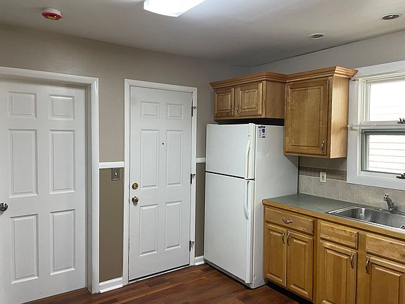 2nd image of 238 Pawling Ave #1