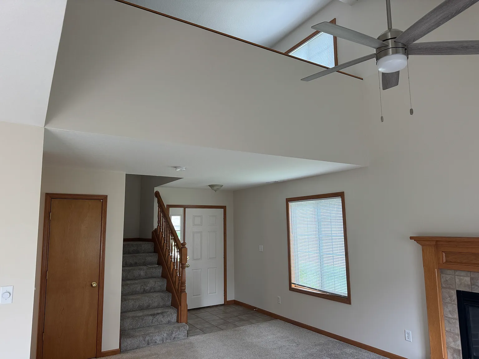 3 bed, 2.5 bath, 1527 sqft, $1,895 — Photo 4