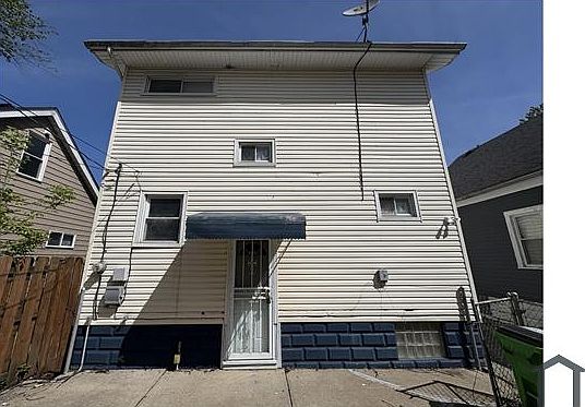 4th image of 9412 Grand Division Ave