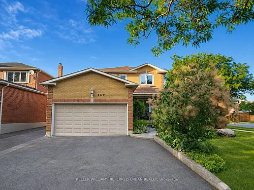 162 Largo Cres Photo 1 162 Largo Cres Photo 1
