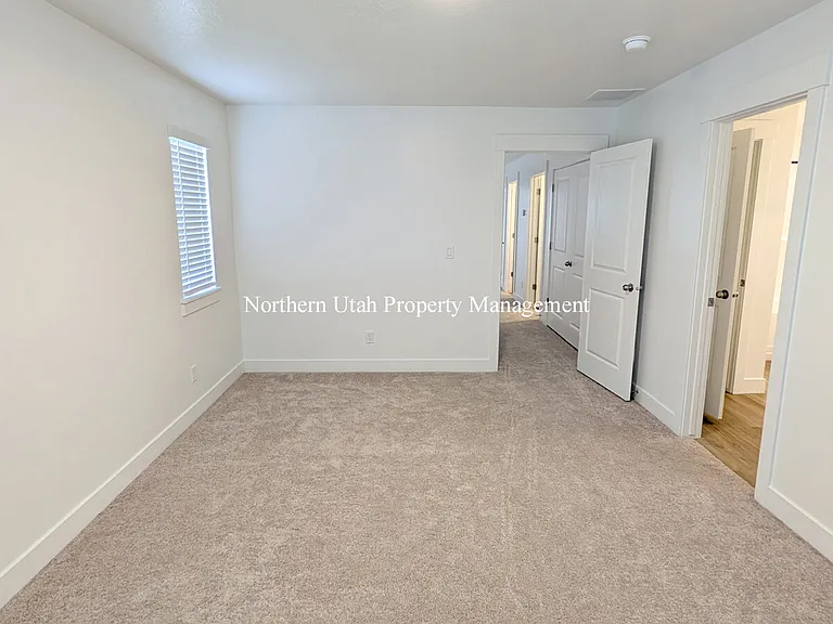 104 W 925 N — Photo 7
