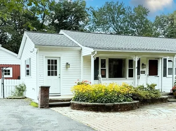 105 Clement St, Northampton, MA 01062