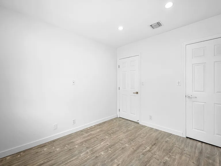2359 Mira Vista Ave #F — Photo 12
