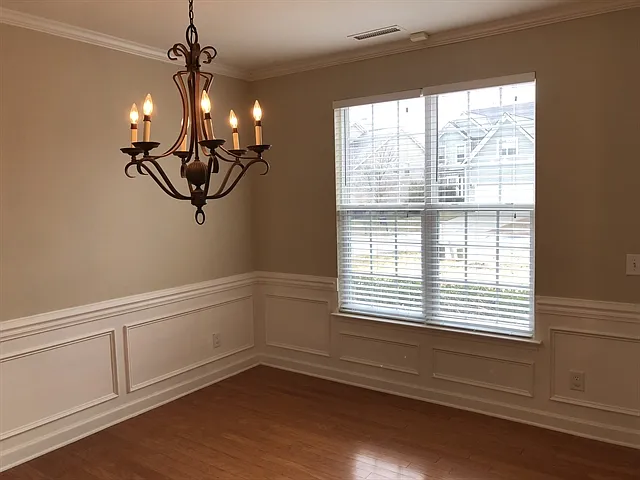 6 bed, 2.5 bath, 2978 sqft, $2,725 — Photo 3