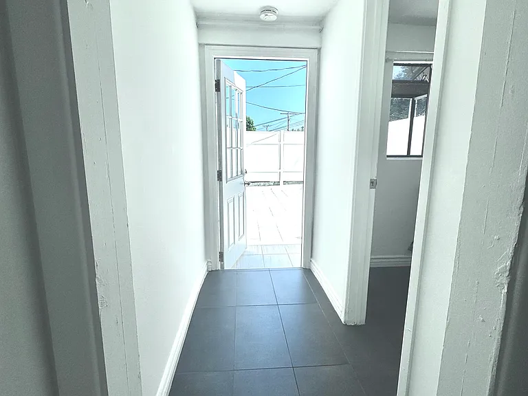 101 S Cordova St #7 — Photo 9