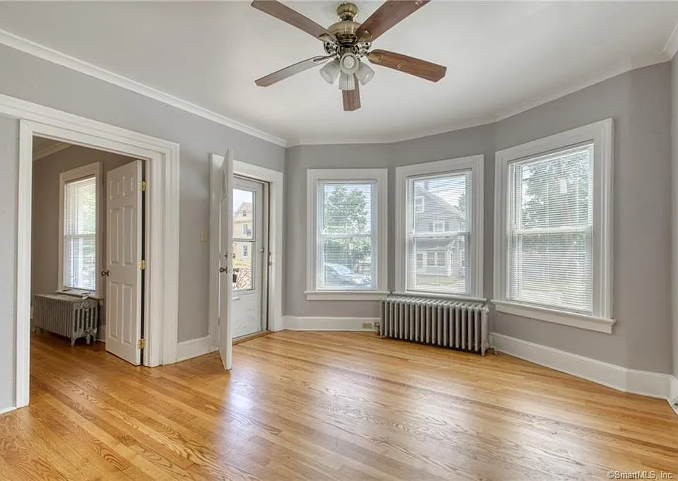 76 James St #1
