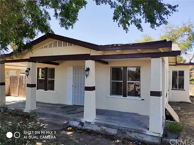 1st image of 1042 W 10th St