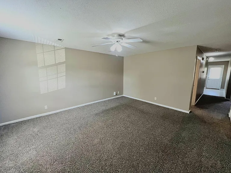 260A Executive Ave — Photo 3