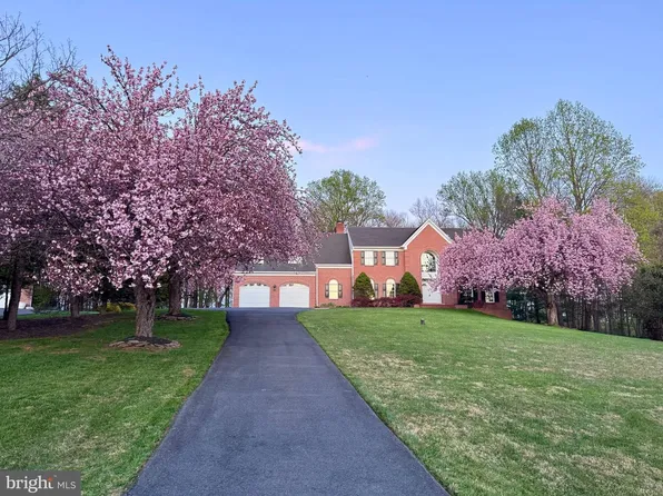 18117 Hayloft Dr, Derwood, MD 20855