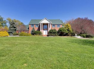 7 Monterey Ct, Holmdel, NJ 07733