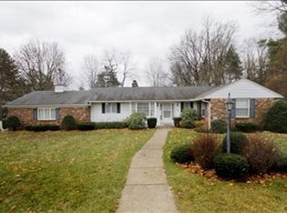 372 S Hills Dr, Battle Creek, MI 49015