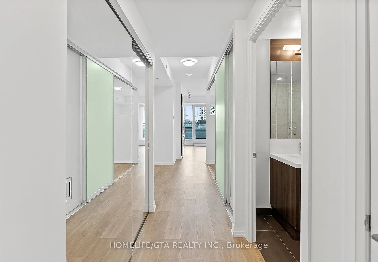 101 Erskine — Photo 3