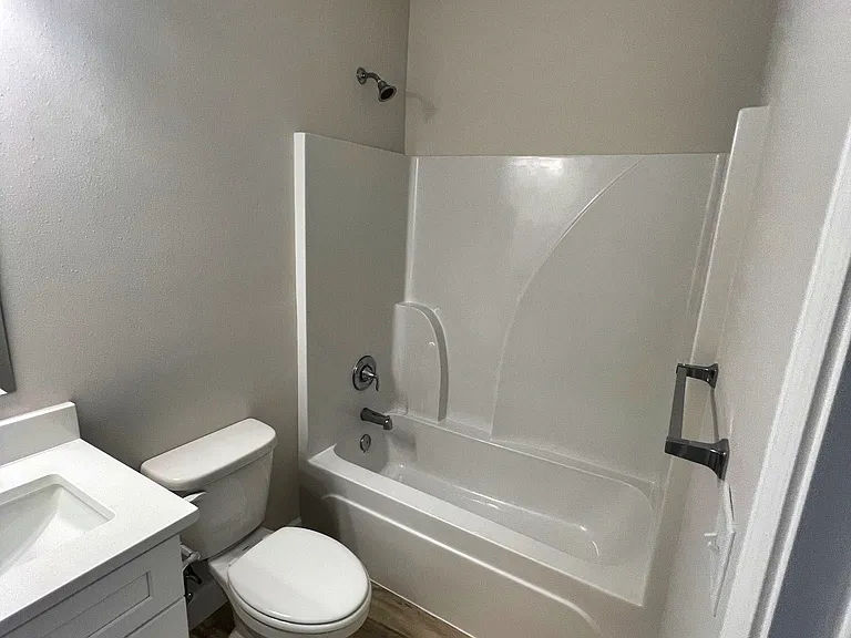 182 Madison St #B — Photo 17