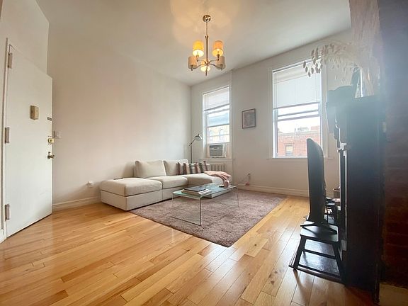 2nd image of 170 Franklin St #3L