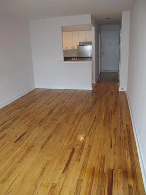 Rented by Metropolis Real Estate of Manhattan | media 25