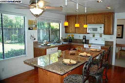 4th image of 3005 Calle De La Mesa