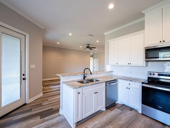 2nd image of 131 Decoy Ln
