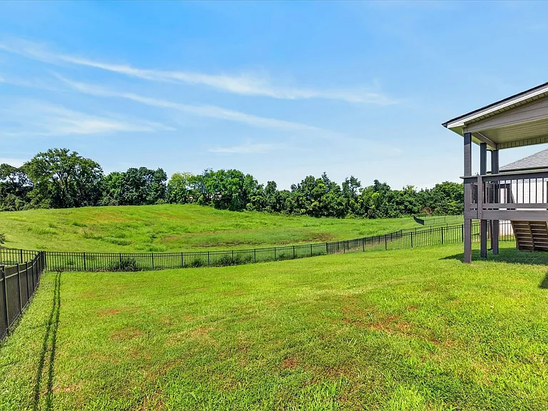 393 Frontier Dr — Photo 34