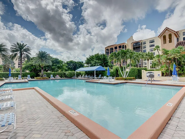 7233 Promenade Dr #101 — Photo 57