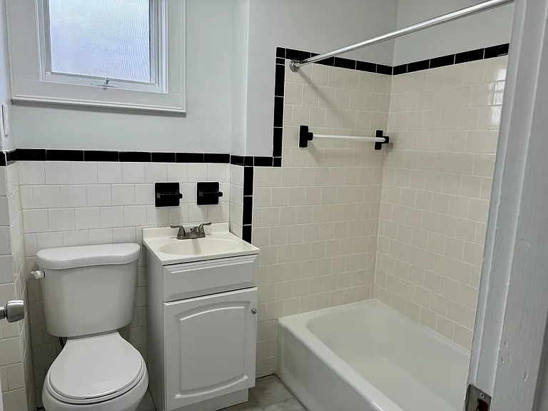 17 Foster St #2 — Photo 2