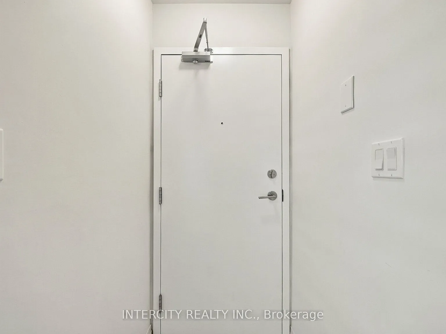 2 bed, $2,300 — Photo 4
