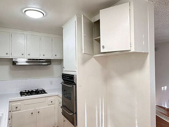 4th image of 9581 Alwood Ave APT 4
