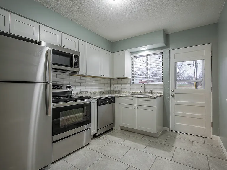 514 NE Corder St #A — Photo 12